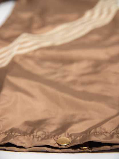 CremE on Brown Nylons