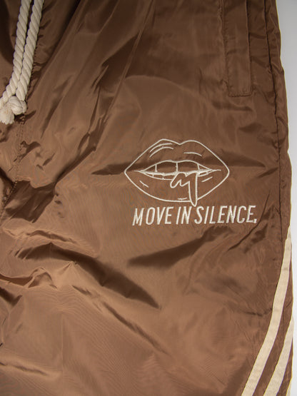 CremE on Brown Nylons